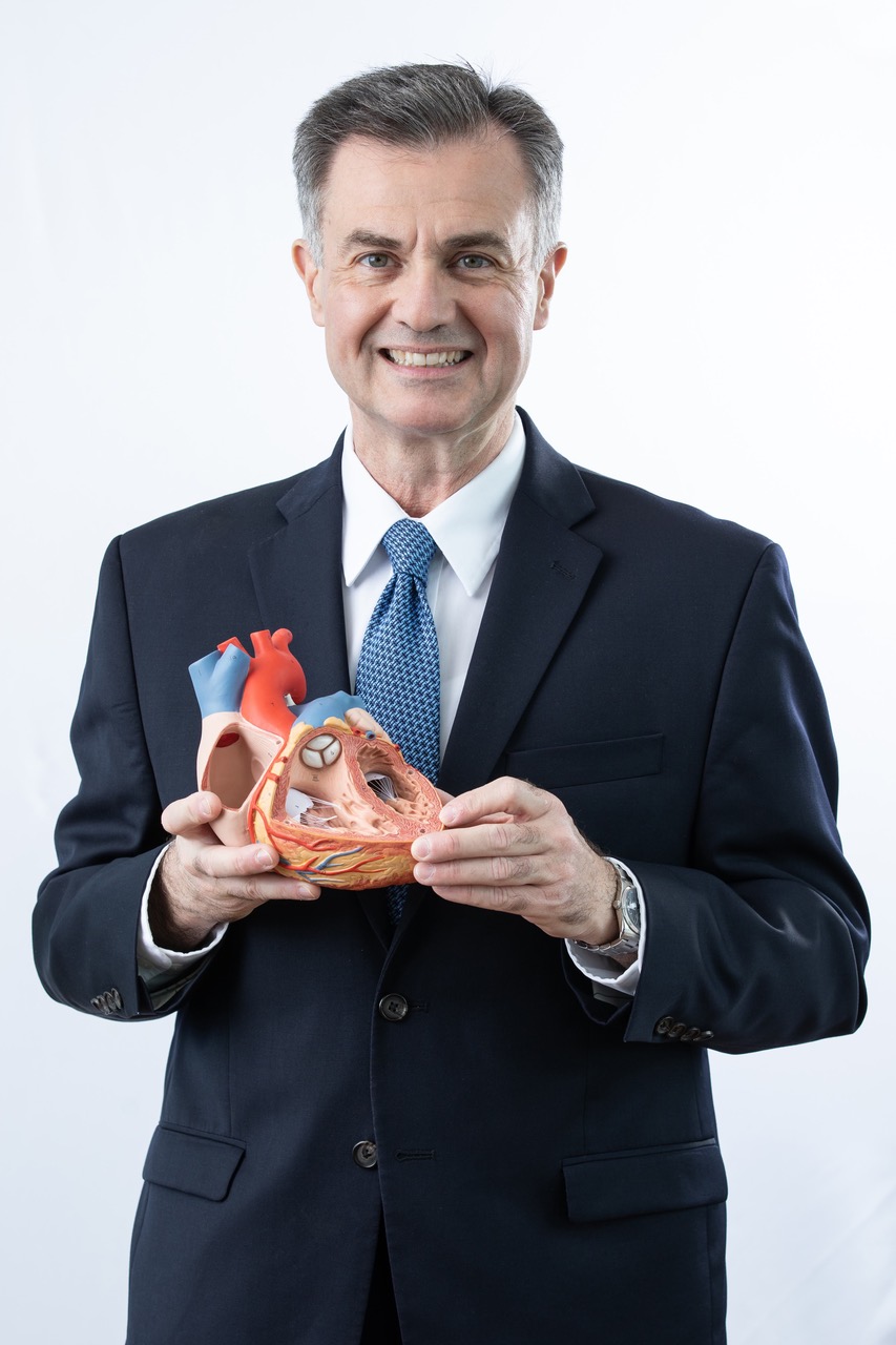 Dr. Nikolas Tsirikos-Karapanos